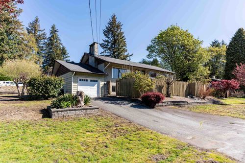 21671 Donovan Avenue, House other with 5 bedrooms, 2 bathrooms and 4 parking in Maple Ridge BC | Card Image