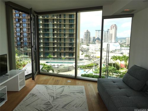 911-1001 Queen St, Honolulu, HI, 96814-4195 | Card Image