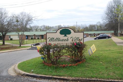 386 Thornfield Dr, Millbrook, AL, 36054-1678 | Card Image