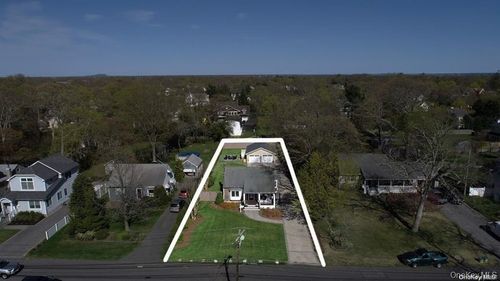 279 Fairview Ave, Bayport, NY, 11705-1860 | Card Image