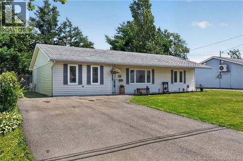 21 Simpson Crt, Riverview, NB, E1B4P2 | Card Image