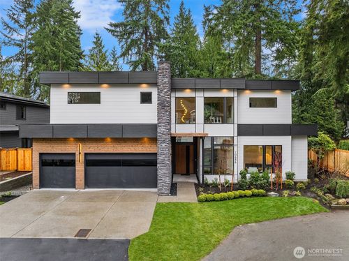 10656 Woodhaven Ln, Bellevue, WA, 98004-7211 | Card Image