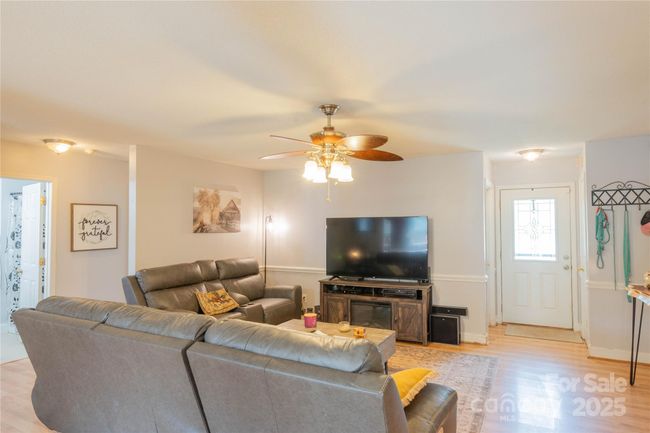 309 Irish Downs Dr, House other with 3 bedrooms, 2 bathrooms and null parking in Clover SC | Image 5