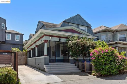 555 Sycamore St, Oakland, CA, 94612-1709 | Card Image