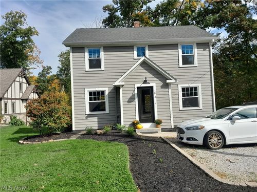 274 Chagrin Blvd, Chagrin Falls, OH, 44022-2739 | Card Image