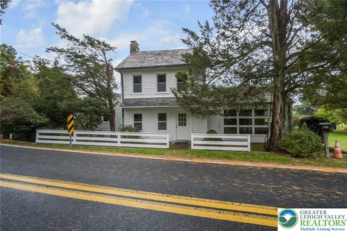 2016 Stonesthrow Rd, BETHLEHEM, PA, 18015-8940 | Card Image