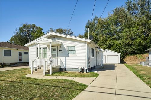 448 17th St Nw, Barberton, OH, 44203-6660 | Card Image