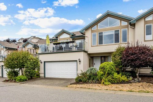 27-8590 Sunrise Dr, Chilliwack, BC, V2R3Z4 | Card Image