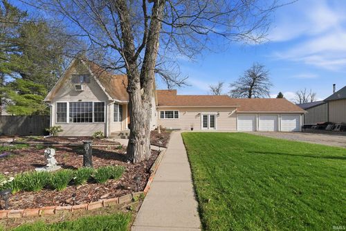 22205 Maple Ln, Woodburn, IN, 46797-9629 | Card Image