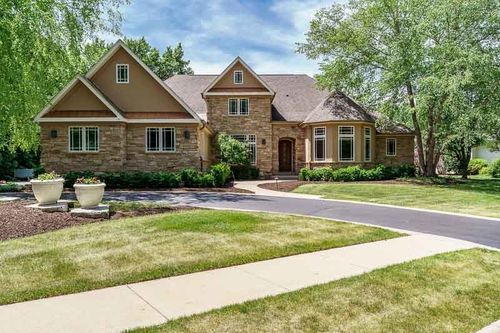 5352 Woodland Pond Ln, Loves Park, IL, 61111-3530 | Card Image