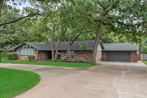 4500 Hacienda Drive, Arlington, TX, 76017 | Card Image