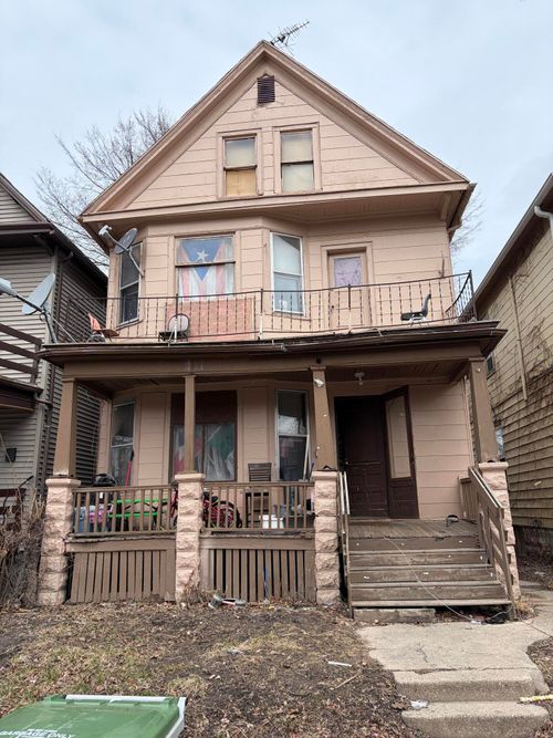 1912 W Rogers St, Milwaukee, WI, 53204-3756 | Card Image