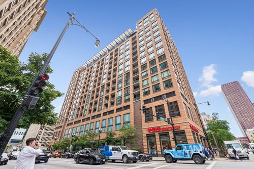 804-520 S State St, Chicago, IL, 60605-1654 | Card Image