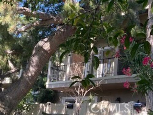2473 Loma Vista St, Pasadena, CA, 91104-3404 | Card Image