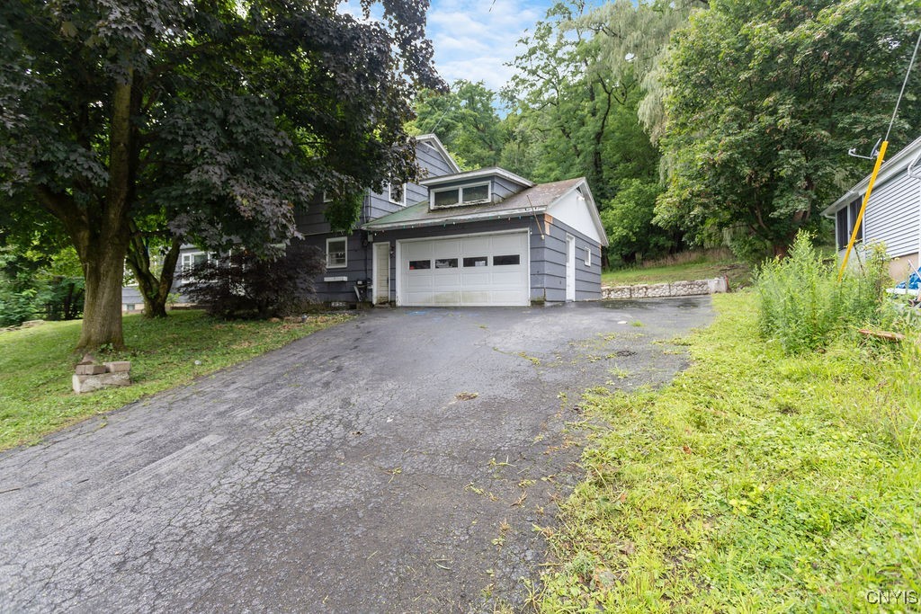 Barnes Ave, Syracuse, NY 13207
