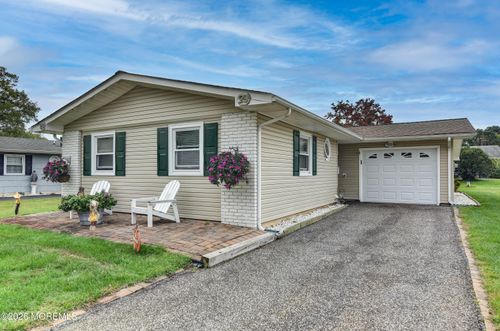 29 Blake Cir, Brick, NJ, 08724-1906 | Card Image