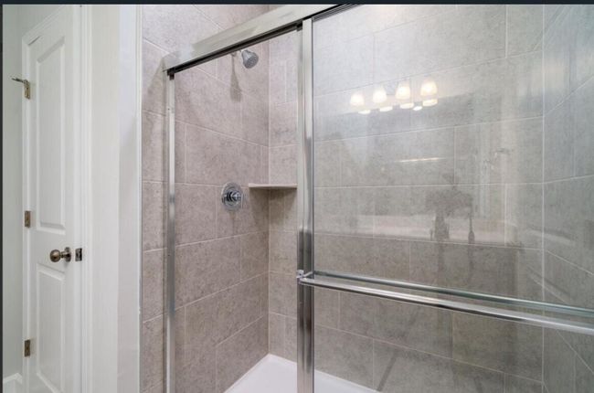 Compton Primary Shower | Image 15