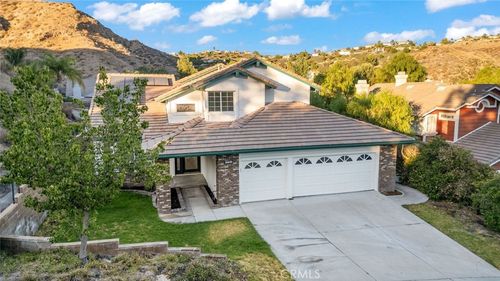 14439 Grandifloras Rd, Canyon Country, CA, 91387-6208 | Card Image