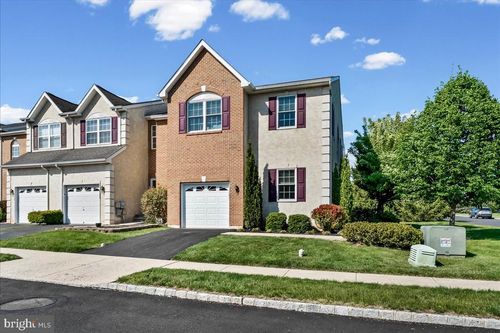 4001 Sarah Ct, COLLEGEVILLE, PA, 19426-4807 | Card Image