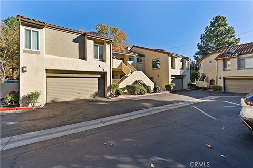 102-3210 Darby St, Simi Valley, CA, 93063-2538 | Card Image