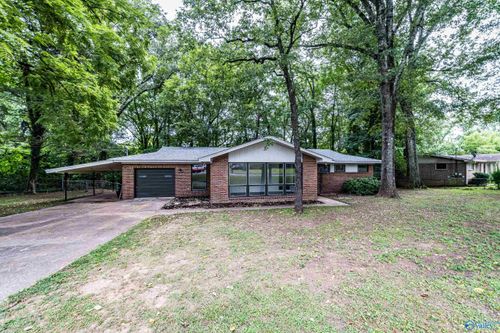 3902 Timbercrest Dr Nw, Huntsville, AL, 35810-2156 | Card Image