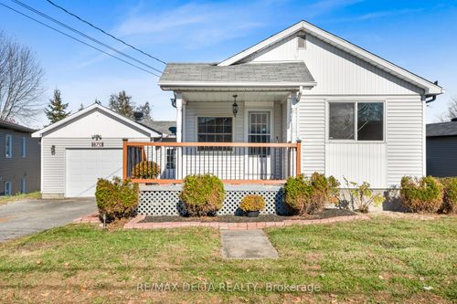 870 Chapman St, Rockland, ON, K4K1E6 | Card Image