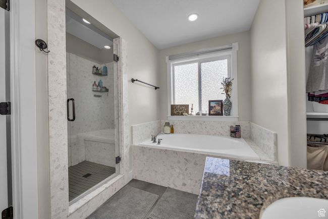 Primary Bathroom | Image 18