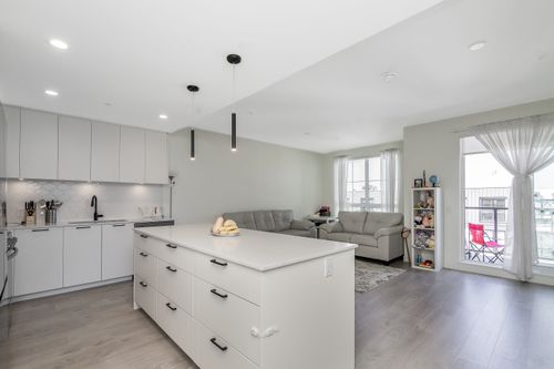 609-8379 201 St, Langley, BC, V2Y3S6 | Card Image