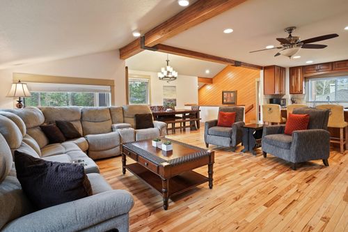 17822 Big Leaf Lane, Sunriver, OR, 97707 | Card Image