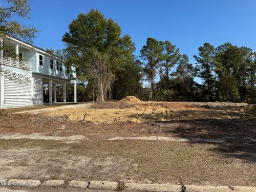 Nsn 18-21 Holiday Dr, Pass Christian, MS, 39571 | Card Image