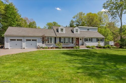 15 Wedgewood Dr, Basking Ridge, NJ, 07920-2658 | Card Image