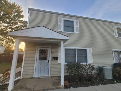 C - 189 Robert Court, Condo with 2 bedrooms, 1 bathrooms and 1 parking in Bartlett IL | Image 2