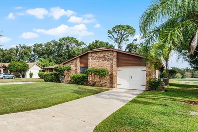 555 Queens Mirror Circle, House other with 4 bedrooms, 3 bathrooms and null parking in CASSELBERRY FL | Image 3