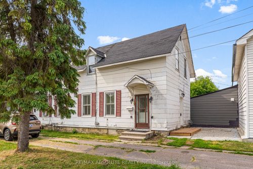 202 Bell St, Arnprior, ON, K7S2R4 | Card Image