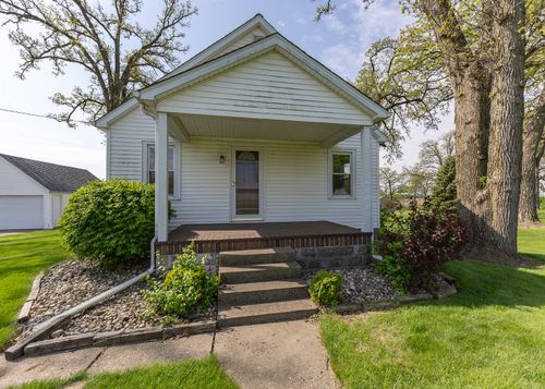 8367 Wolf Rd, Colona, IL, 61241-8947 | Card Image
