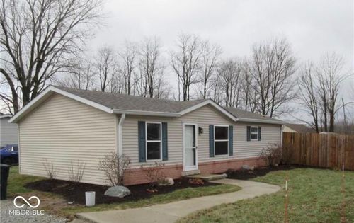 111 Fountain Lake Dr, Greenfield, IN, 46140-8712 | Card Image