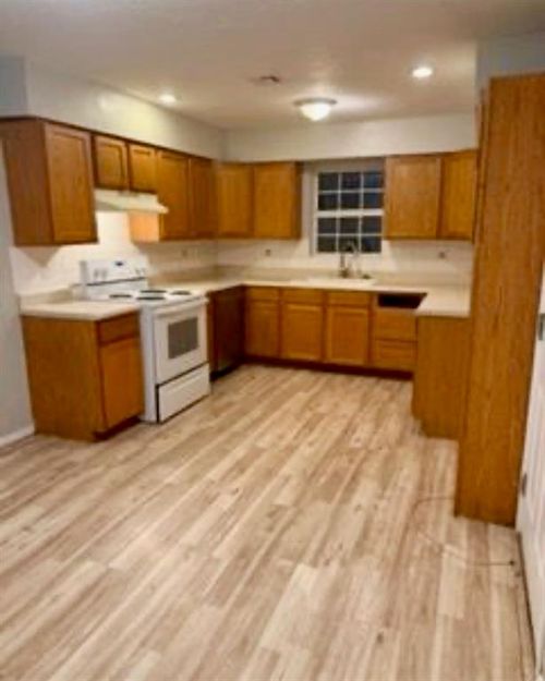 4322 Nw Hoover Ave, Lawton, OK, 73505-1740 | Card Image