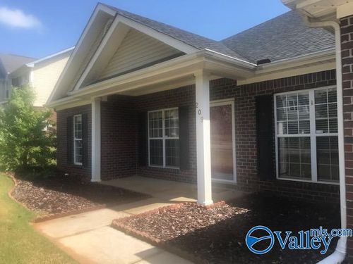 209 Horseshoe Bnd N, Madison, AL, 35758-7466 | Card Image