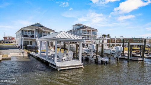 9107 W 9th St, Surf City, NC, 28445-8654 | Card Image