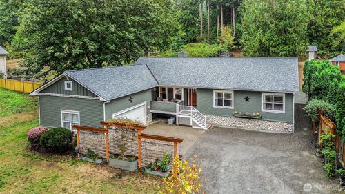 2077 Wagner Rd, Camano Island, WA, 98282-6338 | Card Image