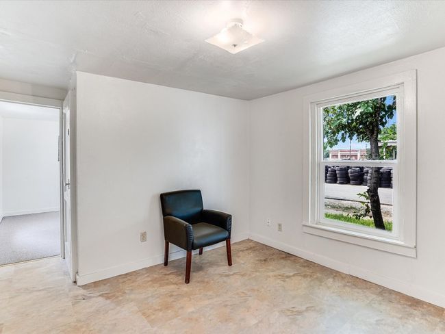 Dining or Meeting Room | Image 7