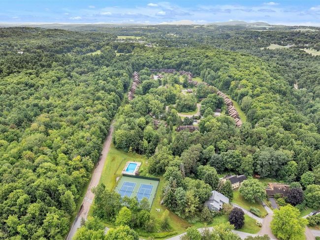 342 Acorn Ln, Condo with 2 bedrooms, 3 bathrooms and null parking in Shelburne VT | Image 29