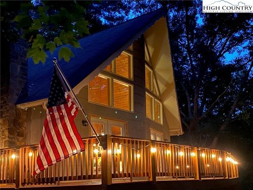 994 Laurel Cir, Deep Gap, NC, 28618-9672 | Card Image