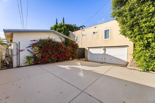 915 N Kenneth, Burbank, CA, 91501 | Card Image
