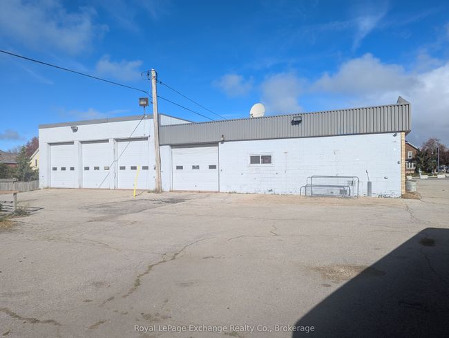 856 Queen St, Home with 0 bedrooms, 0 bathrooms and null parking in Kincardine ON | Image 4