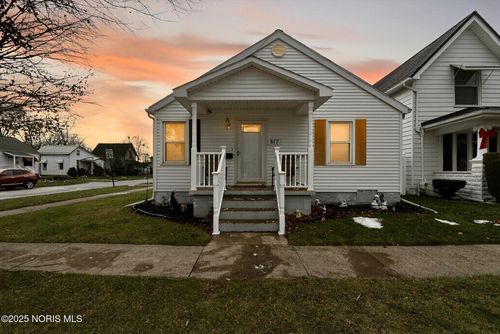 817 S Wood St, Fostoria, OH, 44830-2411 | Card Image