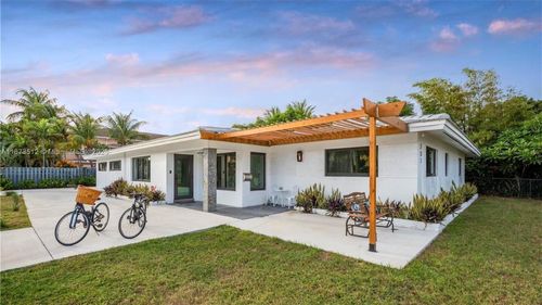 201 Ne 26th Ave, Pompano Beach, FL, 33062-4833 | Card Image