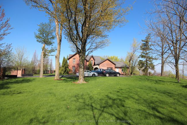 131 Ridge Rd, House other with 3 bedrooms, 3 bathrooms and 8 parking in Stoney Creek ON | Image 6