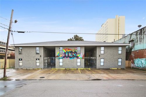 201-1132 Carondelet St, New Orleans, LA, 70130-4344 | Card Image