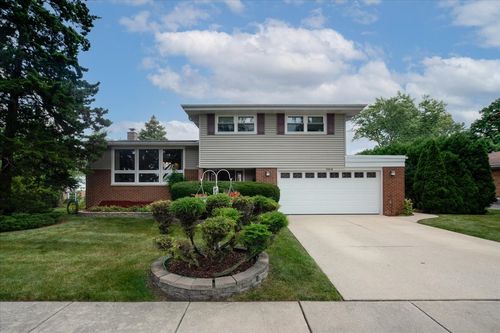224 W Bradley St, Des Plaines, IL, 60016-2771 | Card Image